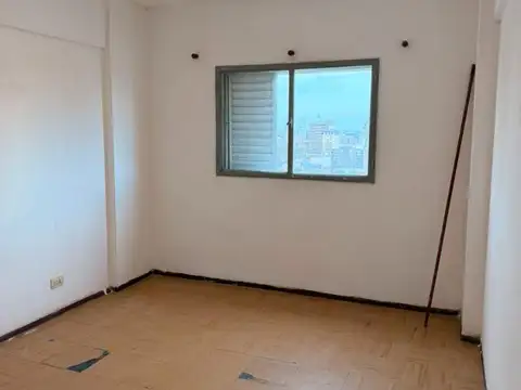 Av Mitre 1000, Piso 8°