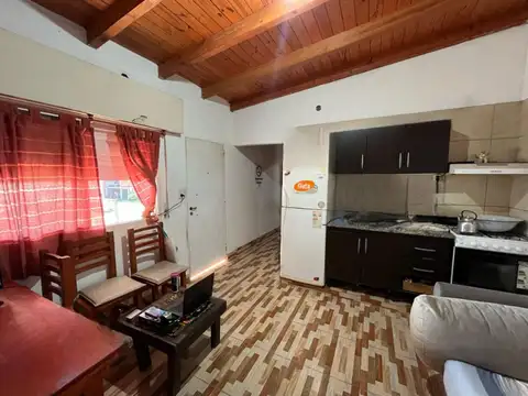 Casa 2 ambientes con 1 baño
