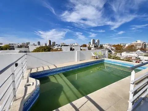 Venta Unico 4 Ambientes con Dependencia y Cochera Fija y Cubierta