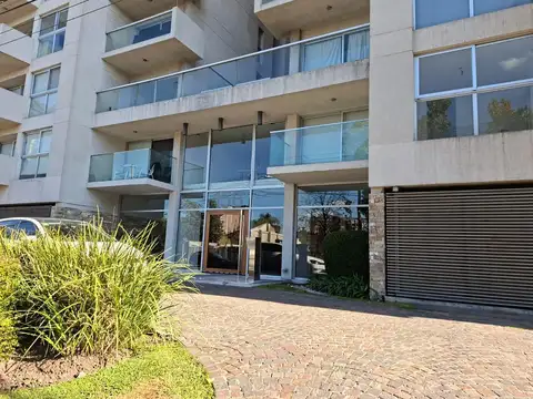 HERMOSO DPTO. 2 AMB. ZONA ITUZAINGÓ CENTRO  FINANCIACION 