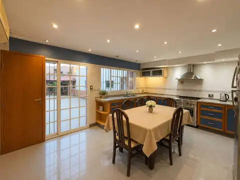 Depto Tipo Casa en Venta de 5 ambientes