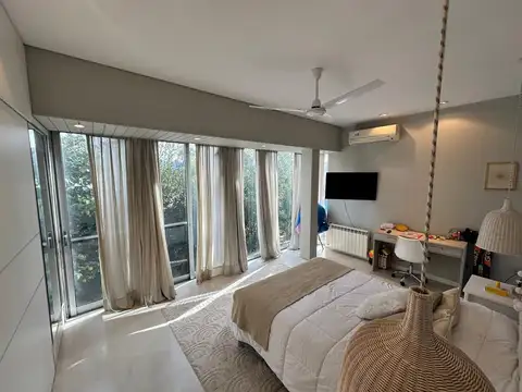 Casa 12 ambientes con 6 baños
