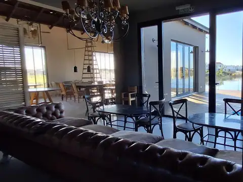 LOTE A LA LAGUNA EN EL BARRIO EL NAUDIR-ESCOBAR