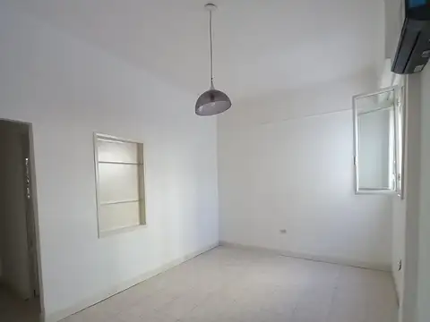 BELGRANO, Vuelta de Obligado al 1500 a mts Cabildo, 2 Amb Frente, 40 m2, 2°P. p/escalera impecable