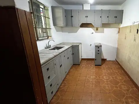 Casa 4 ambientes con 1 baño