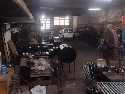 Galpon en Venta 30  mts Fondo