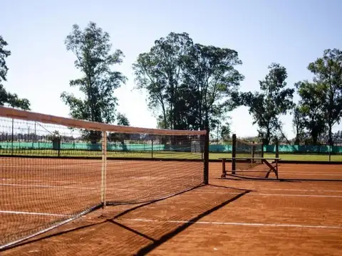 Terreno en Venta en Prados del Oeste, USD 75.000