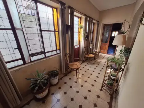 Casa en Alquiler con 1 cochera