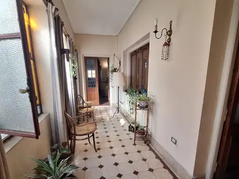 Casa en Alquiler con 1 cochera