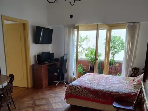 Aguero 1800, Piso 1