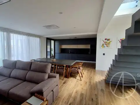 Casa 6 ambientes con 4 baños