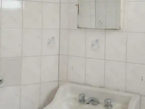 Depto Tipo Casa en Venta 50 años