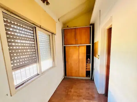 VENTA CASA 5 AMBIENTES EN CARAPACHAY AMPLIO FONDO LIBRE