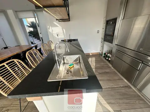 Depto Tipo Casa en Venta de 4 ambientes