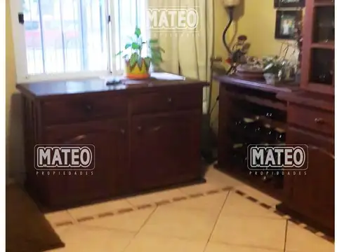 Casa 4 ambientes con 2 baños