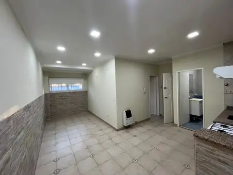 Departamento dos ambientes en alquiler en Moreno centro