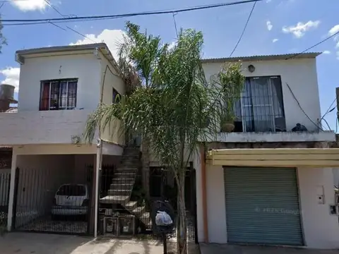 Casa en venta - 2 Dormitorios 2 Baños - 330Mts2 - Gonzalez Catán