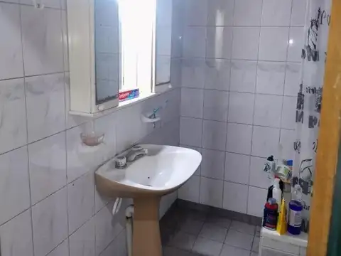 Casa en venta - 2 Dormitorios 2 Baños - 330Mts2 - Gonzalez Catán