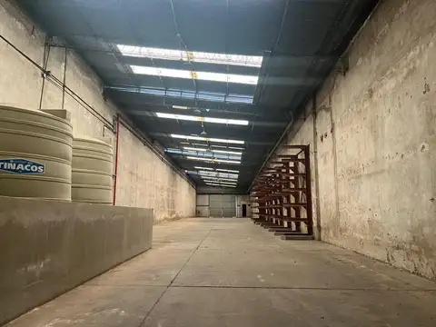 Galpon en Alquiler 60  mts Fondo