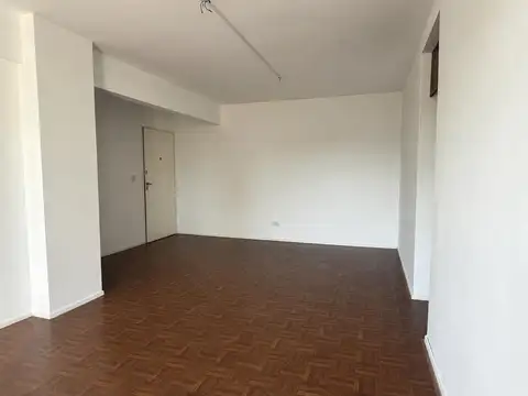 Nicolas Avellaneda  al 2400