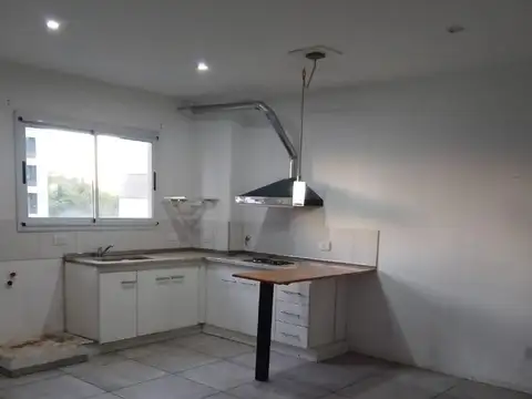 DEPARTAMENTO 3 AMB EN EXCELENTE ZONA, SOBRE AVENIDA!