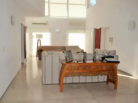 La Peregrina C.c. 3301