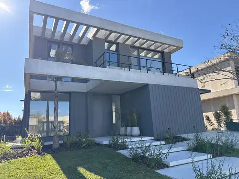 Casa a estrenar en venta - 3 dormitorios - Castaños