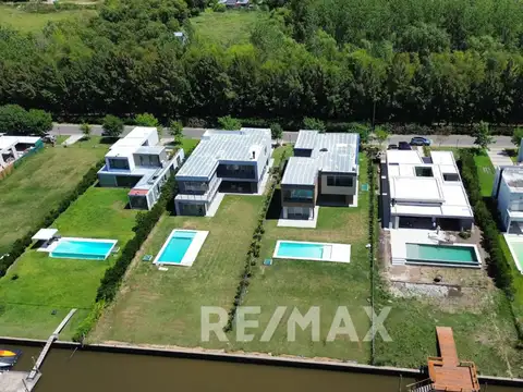 Casa 6 ambientes con 6 baños