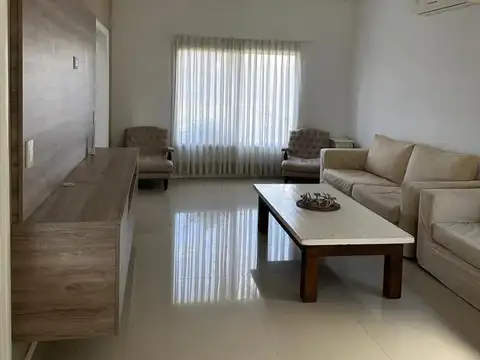 Casa en Venta en Pilar del Este - Santa Guadalupe, USD 295.000