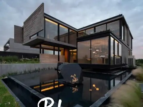 Casa 4 ambientes con 5 baños