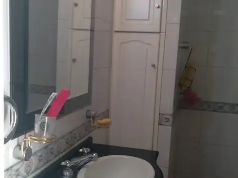 Depto Tipo Casa en Venta con 1 cocheras