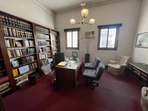 Piso en venta 5 ambientes en Microcentro