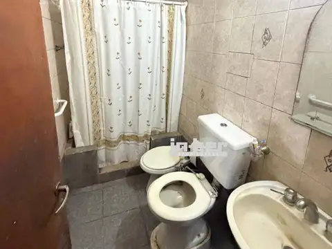 Casa - Venta - Argentina, Berazategui - Av dr.Luis agote 252