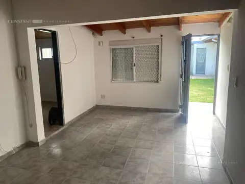 Casa en Alquiler con 1 cochera