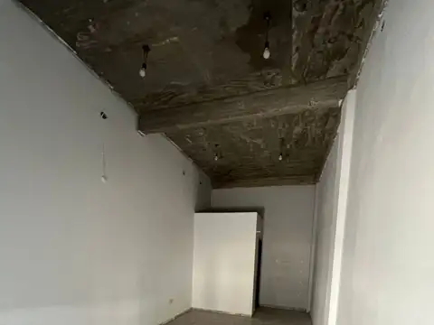 Local en Alquiler en Gregorio de Laferrere, $ 580.000