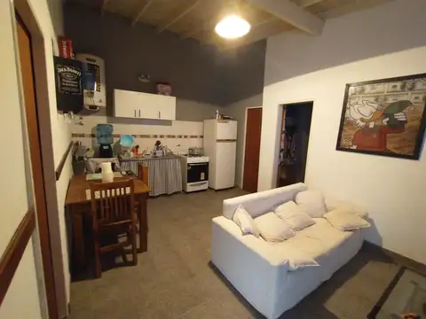 Casa 3 ambientes con 1 baño