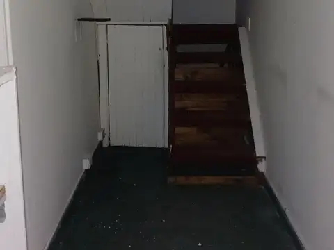 Alquiler Local c/entrepiso Galeria CENTER Peatonal Floria