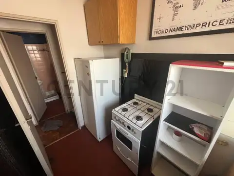 Monoambiente con balcón en Boedo