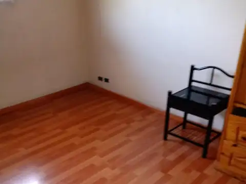Chalet en dos plantas a mts. Av. Republica argentina