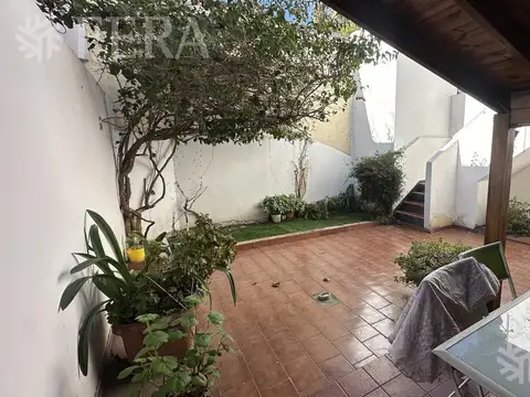 Venta PH 3 ambientes con patio en Villa Dominico