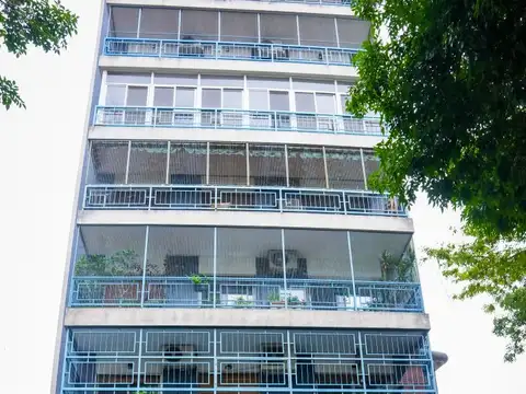 Sarandi 700, Piso 1