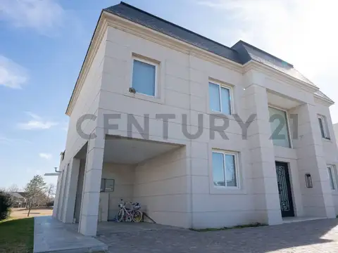 Casa en Venta con 5 cocheras