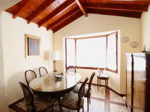 Casa 5 ambientes con 1 baño