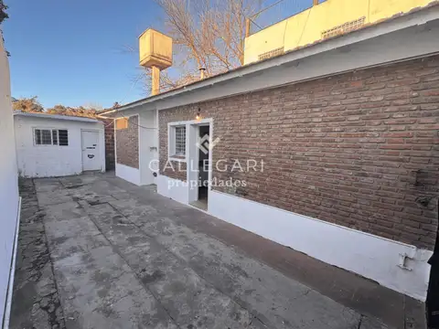 Casa 4 ambientes con 1 baño