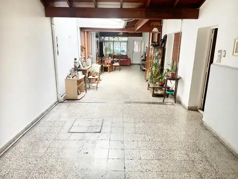 Casa 5 ambientes con 1 baño