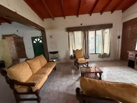 Casa de 3 dormitorios amoblada en alquiler para empresas