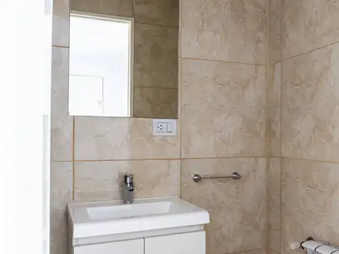 Pacheco de Melo 2400, Piso 8