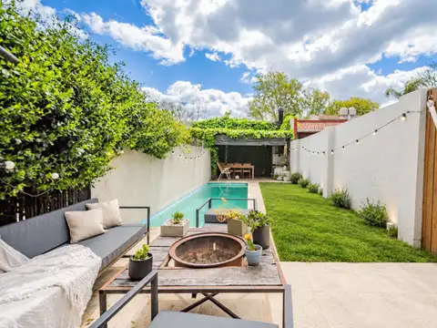 VENTA CASA 5 AMB JDIN, PILETA, COCHERA