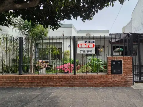 Casa de 4 ambientes con Jardín y Quincho Villa Adelina