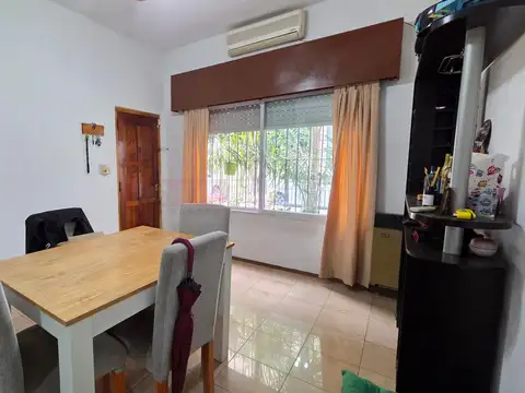 Casa de 4 ambientes con Jardín y Quincho Villa Adelina